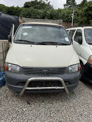 Toyota HiAce 2002 White
