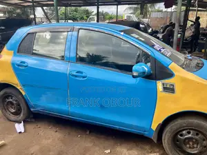 Toyota Vitz 1.3 FWD 5dr 2019 Blue