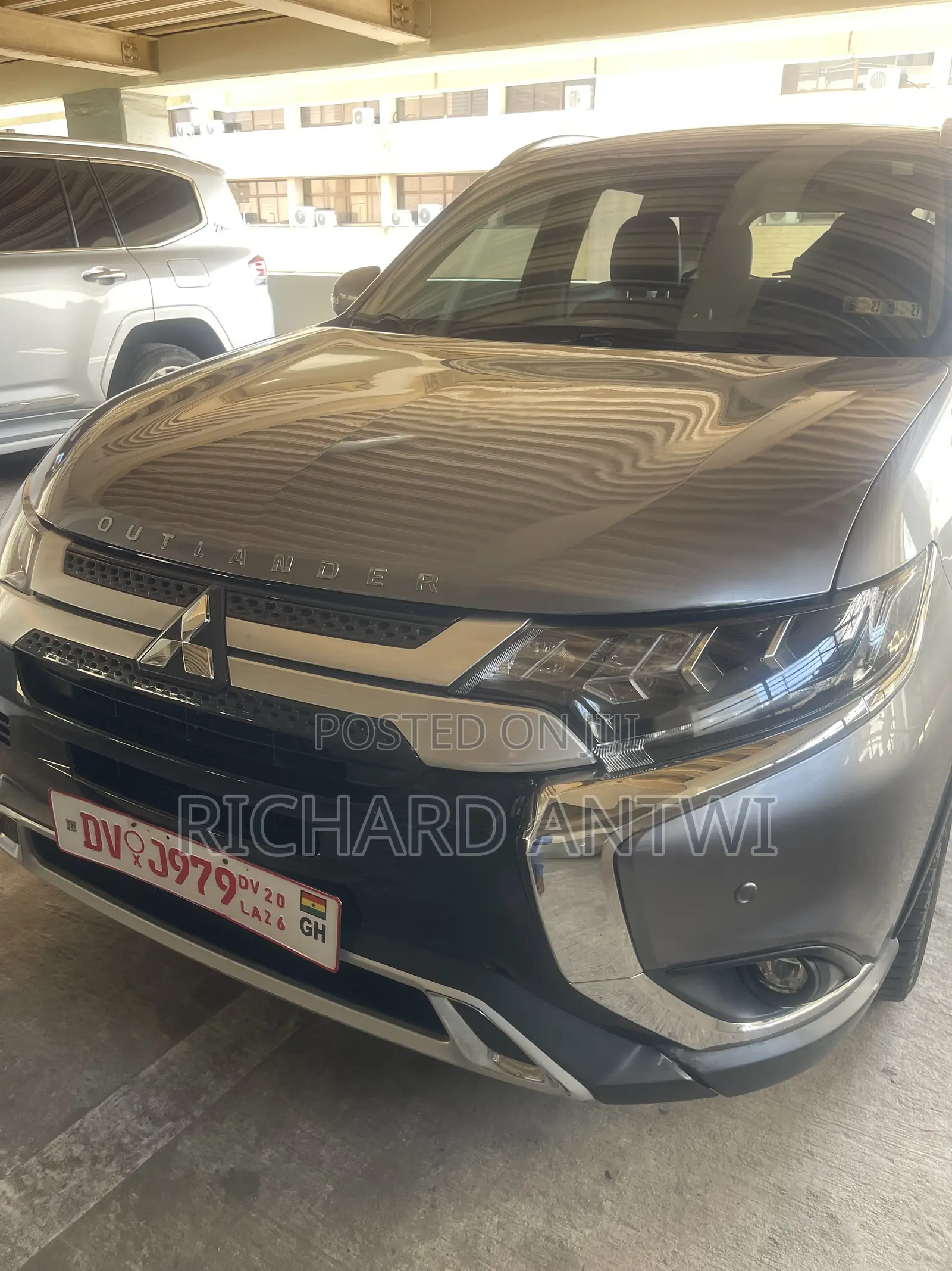 Mitsubishi Outlander GT AWC 2019 Gray