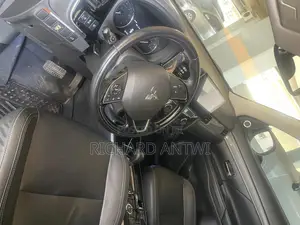 Mitsubishi Outlander GT AWC 2019 Gray