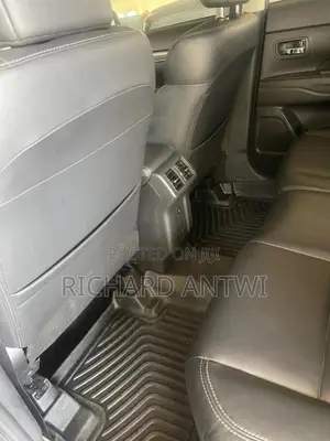 Mitsubishi Outlander GT AWC 2019 Gray