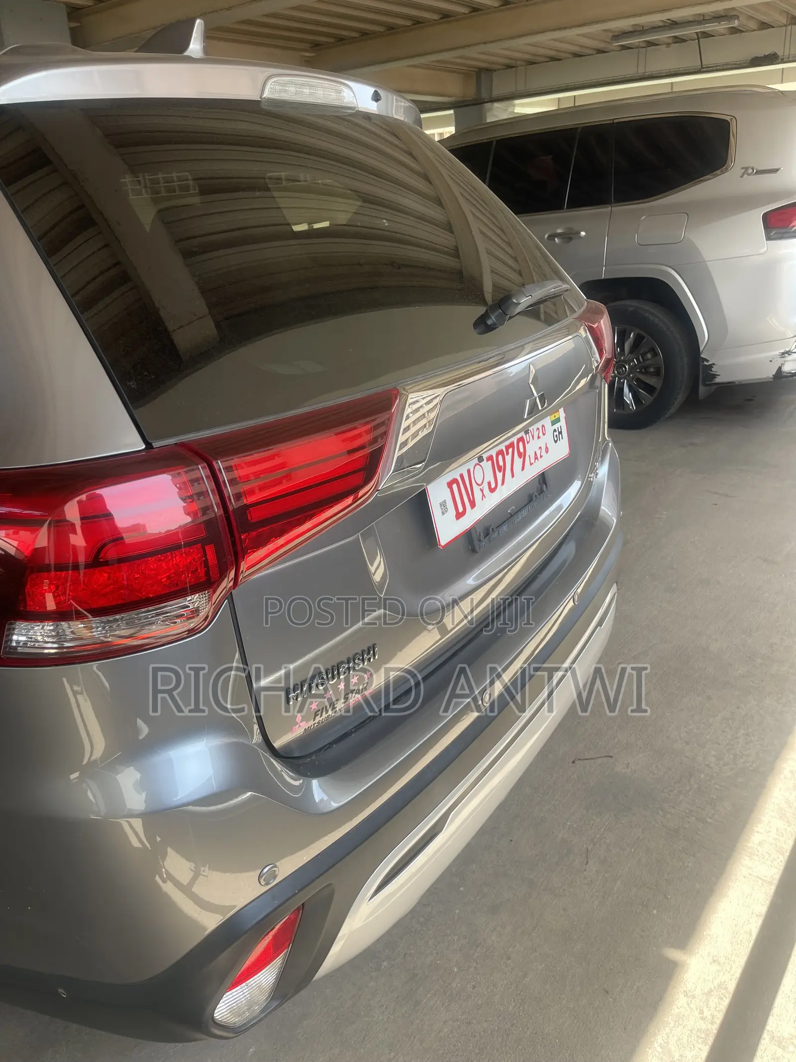 Mitsubishi Outlander GT AWC 2019 Gray