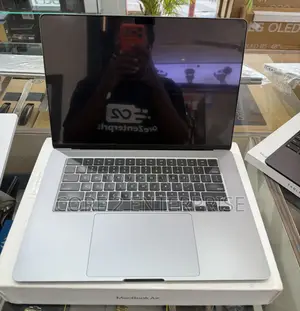 Laptop Apple MacBook Air 16GB Apple M3 SSD 256GB