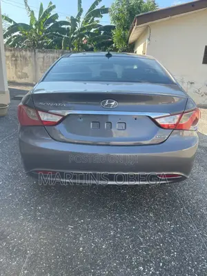 Hyundai Sonata SE 2.0T Sedan FWD (2.0L 4cyl 6A) 2012 Gray