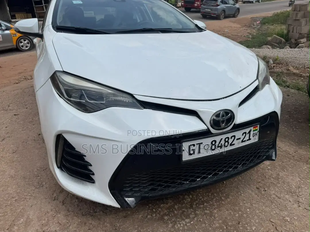 Toyota Corolla LE 4dr Sedan (1.8L 4cyl CVT) 2017 White