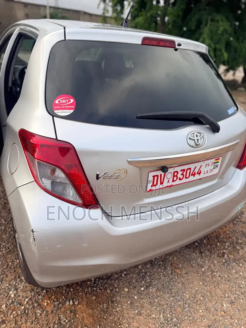 Toyota Vitz 1.3 FWD 3dr 2012 Silver