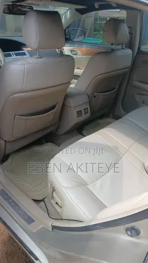 Toyota Avalon XLS Sedan FWD (3.5L 6cyl 6A) 2009 Gold