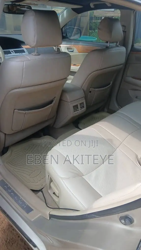 Toyota Avalon XLS Sedan FWD (3.5L 6cyl 6A) 2009 Gold