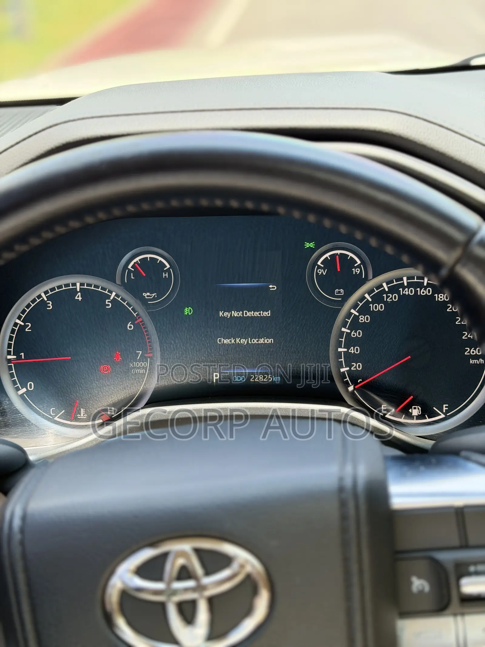 Toyota Land Cruiser LC300 2022 White