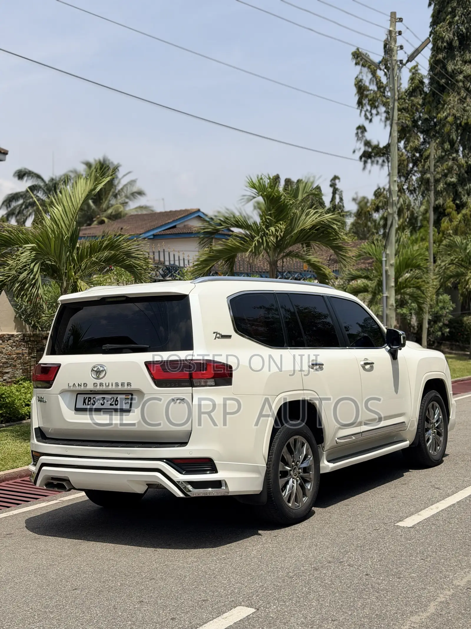 Toyota Land Cruiser LC300 2022 White