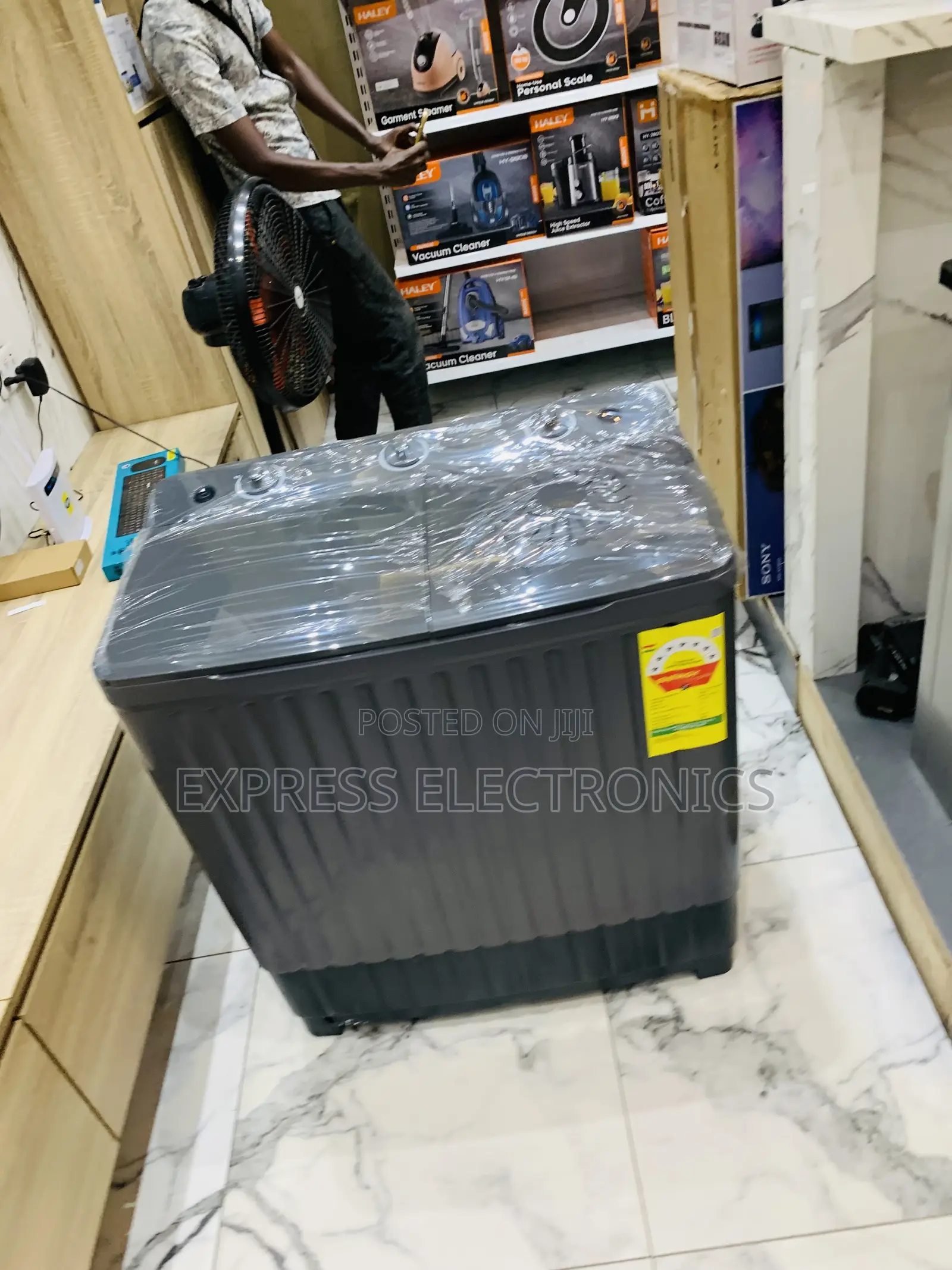 Spectacular Performance 11kg Topload Black Back Topload Twintub