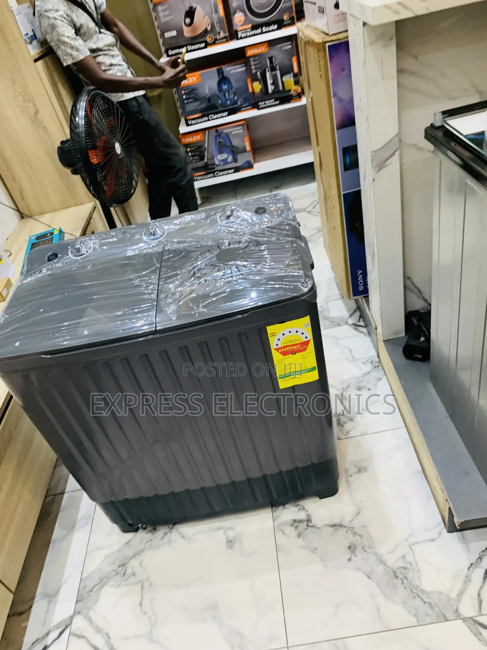 Spectacular Performance 11kg Topload Black Back Topload Twintub