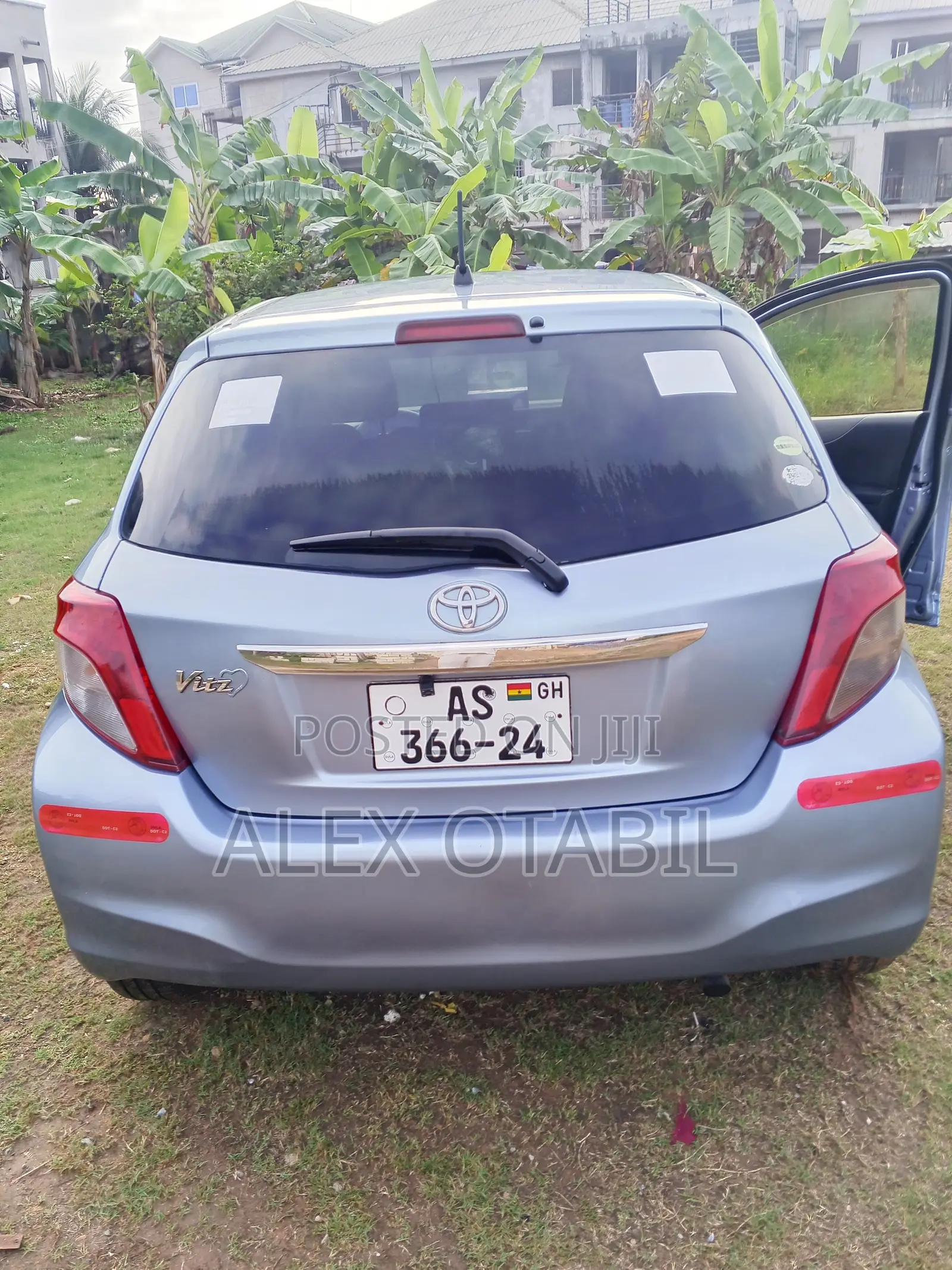 Toyota Vitz 2012 Gray