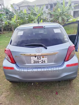 Toyota Vitz 2012 Gray