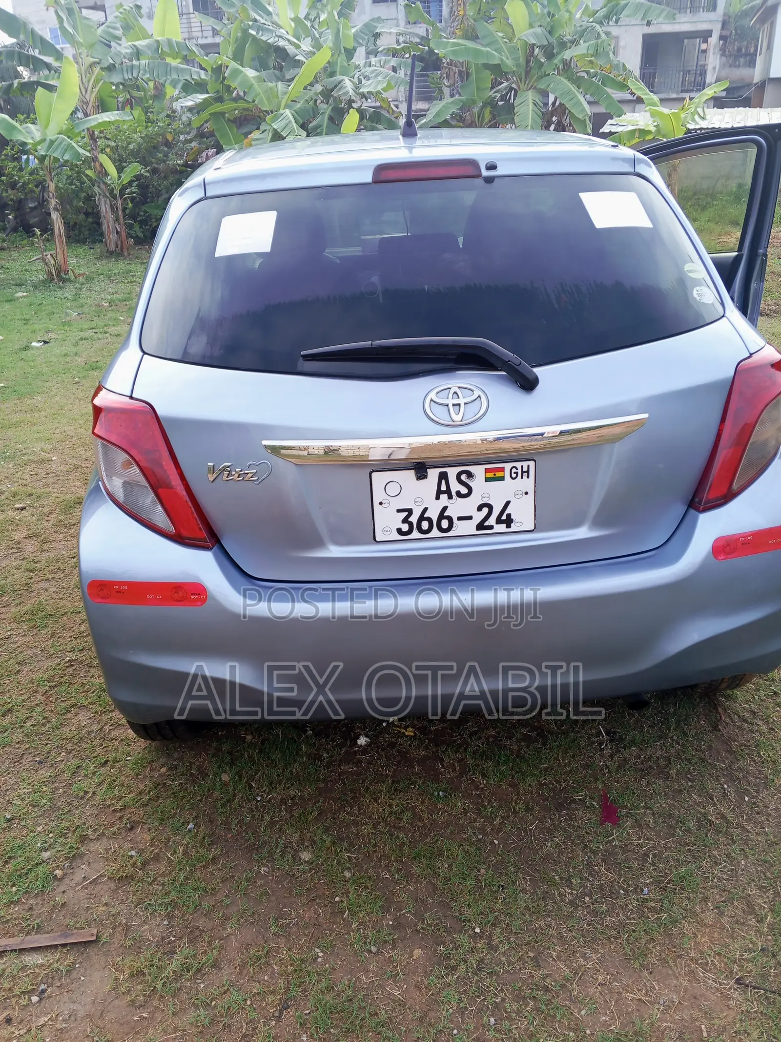Toyota Vitz 2012 Gray