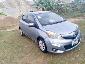 Toyota Vitz 2012 Gray