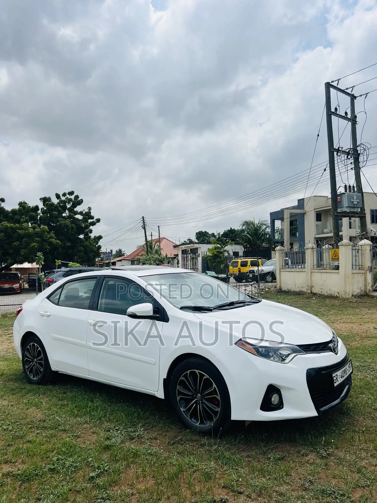 Toyota Corolla S 4dr Sedan (1.8L 4cyl CVT) 2015 White