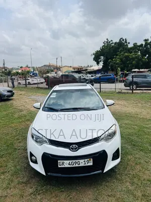 Toyota Corolla S 4dr Sedan (1.8L 4cyl CVT) 2015 White