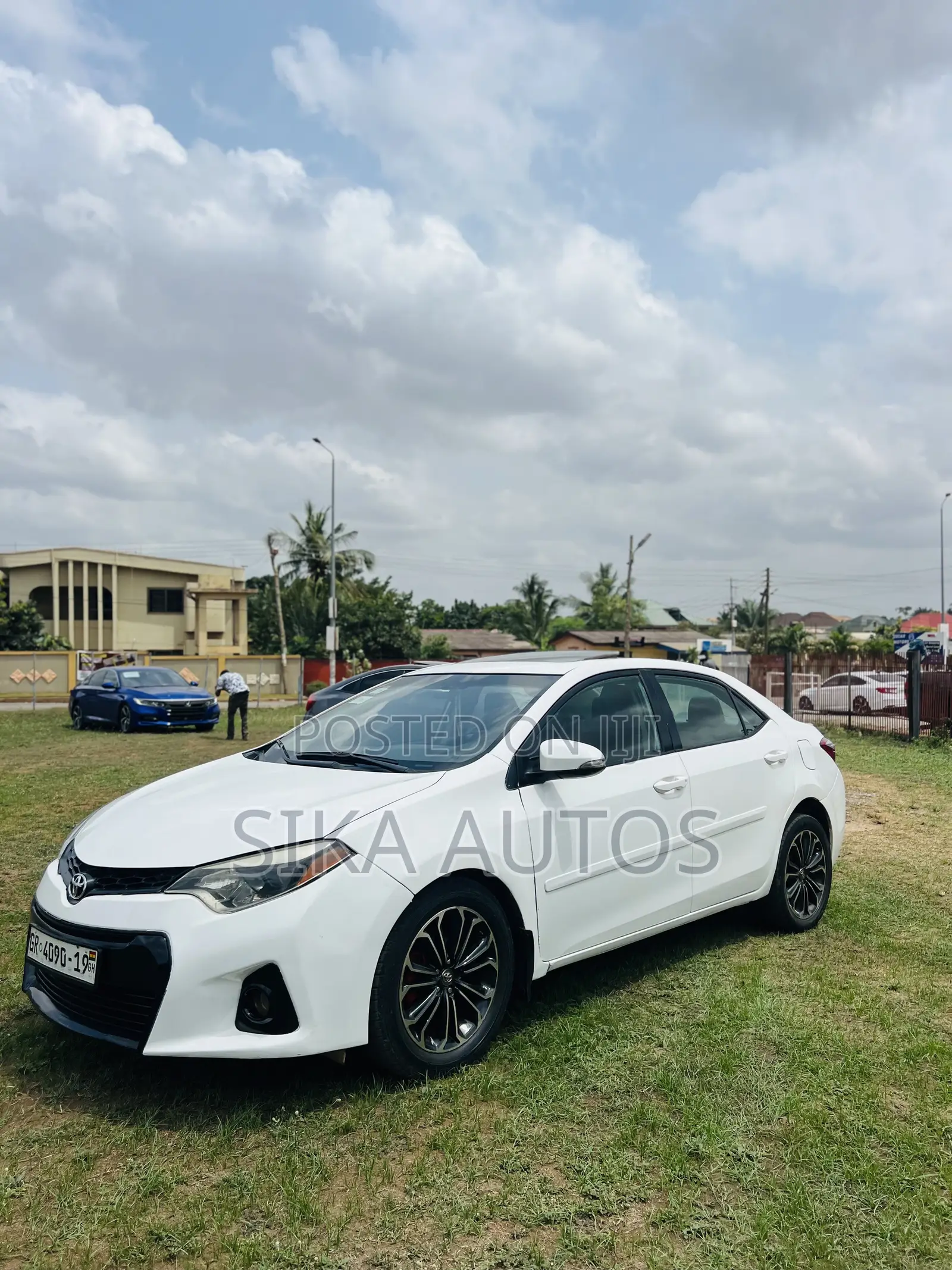 Toyota Corolla S 4dr Sedan (1.8L 4cyl CVT) 2015 White