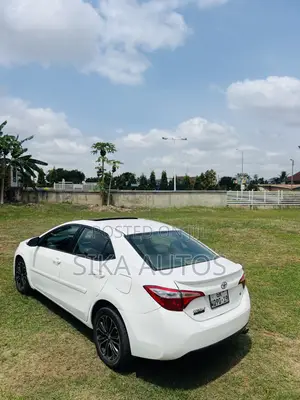 Toyota Corolla S 4dr Sedan (1.8L 4cyl CVT) 2015 White