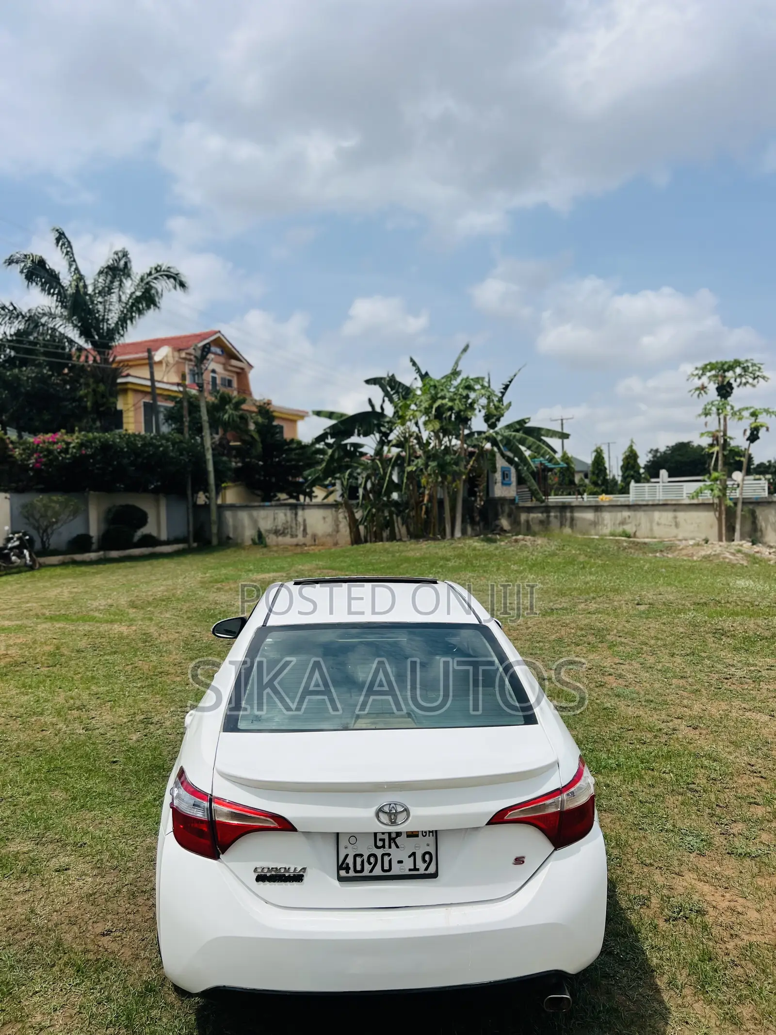 Toyota Corolla S 4dr Sedan (1.8L 4cyl CVT) 2015 White