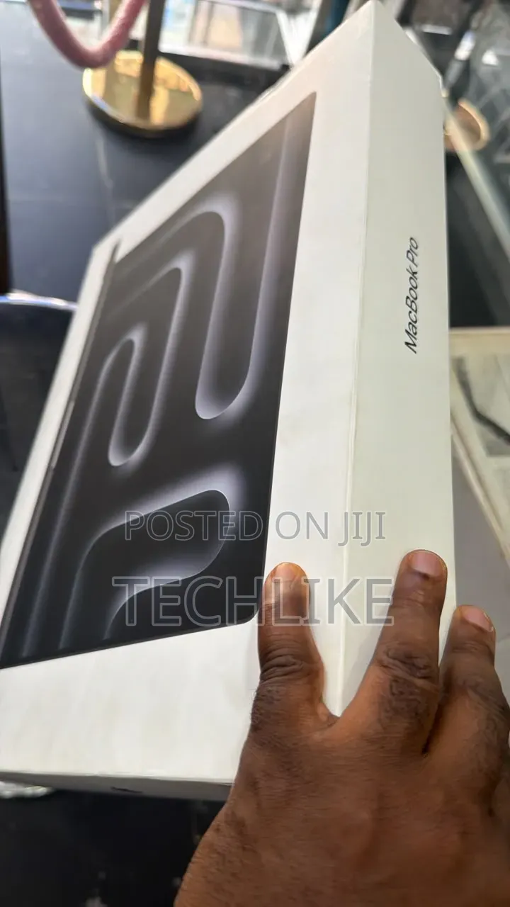 New Laptop Apple MacBook Pro 2026 M5 Pro 48GB Apple M5 Pro SSD 1T
