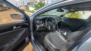 Hyundai Sonata Limited 2.0T Sedan (2.0L 4cyl 6A) 2013 Blue
