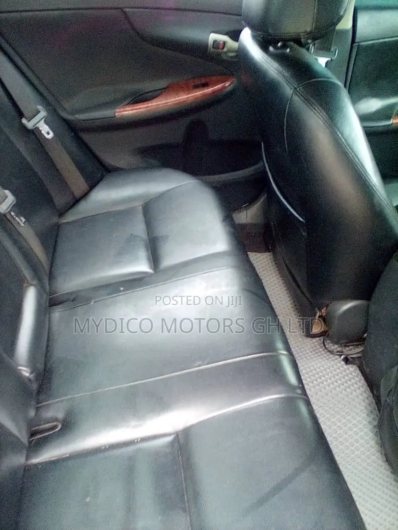 Toyota Corolla Altis 2013 Black