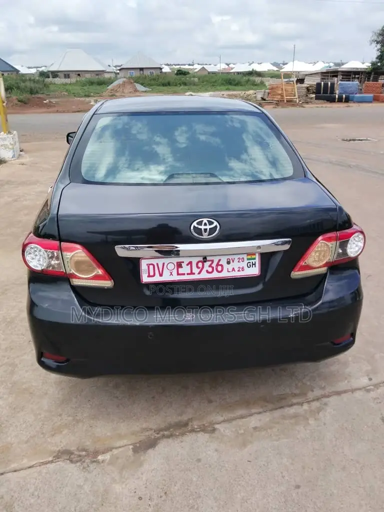 Toyota Corolla Altis 2013 Black
