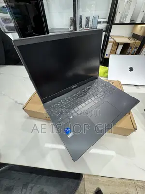 New Laptop MSI 16GB Intel Core i7 SSD 512GB