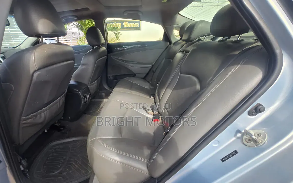 Hyundai Sonata Limited 2.0T Sedan (2.0L 4cyl 6A) 2013 Blue