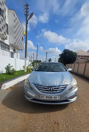 Hyundai Sonata Limited 2.0T Sedan (2.0L 4cyl 6A) 2013 Blue