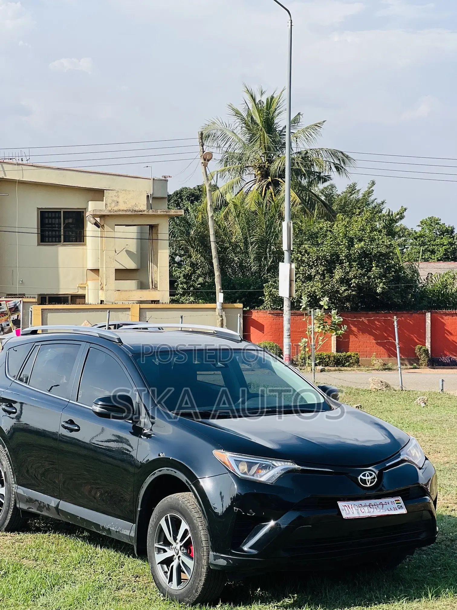 Toyota RAV4 LE 4dr SUV AWD (2.5L 4cyl 6A) 2018 Black