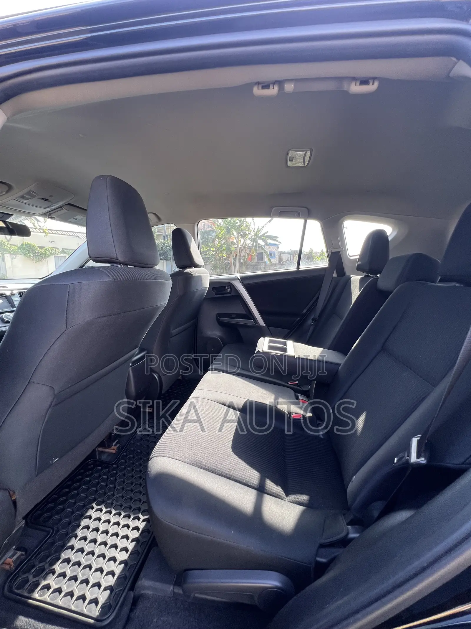 Toyota RAV4 LE 4dr SUV AWD (2.5L 4cyl 6A) 2018 Black