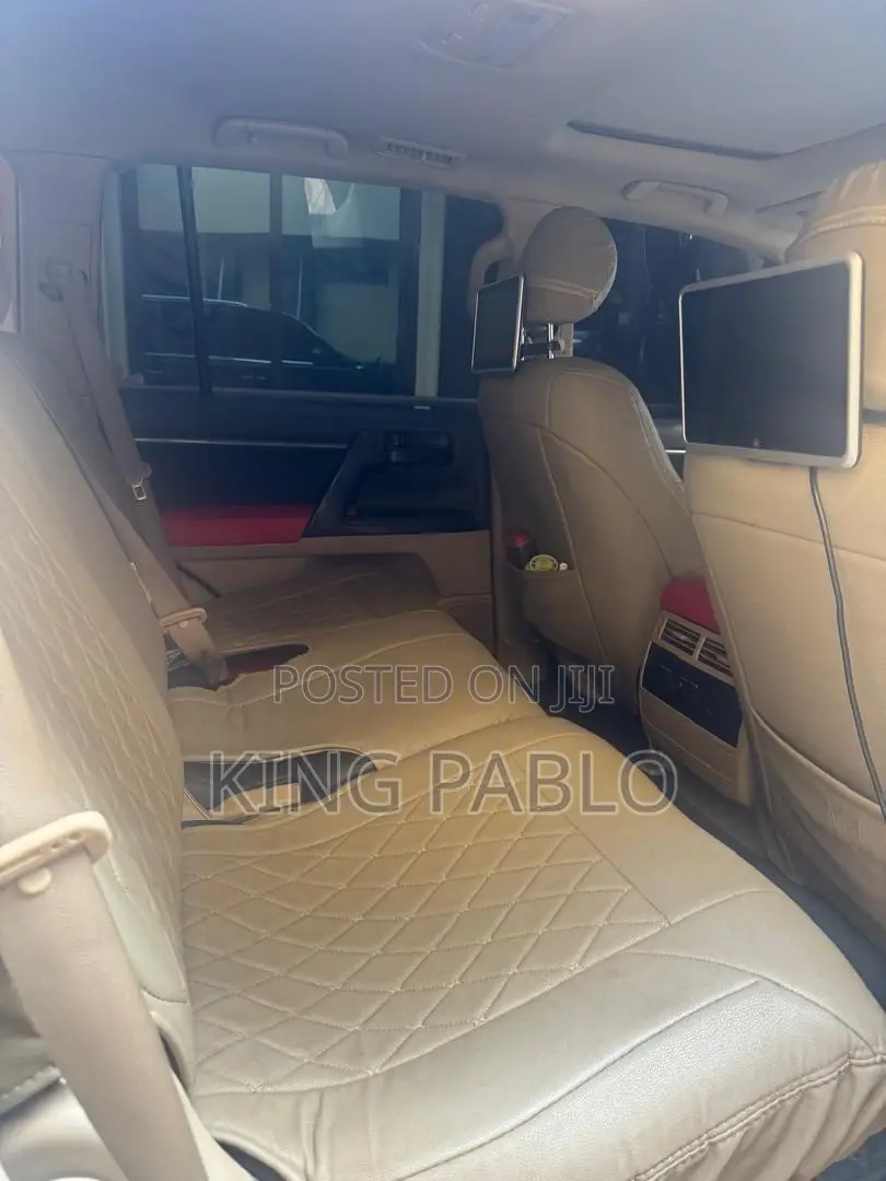 Neat Toyota Landcruiser for Rentals