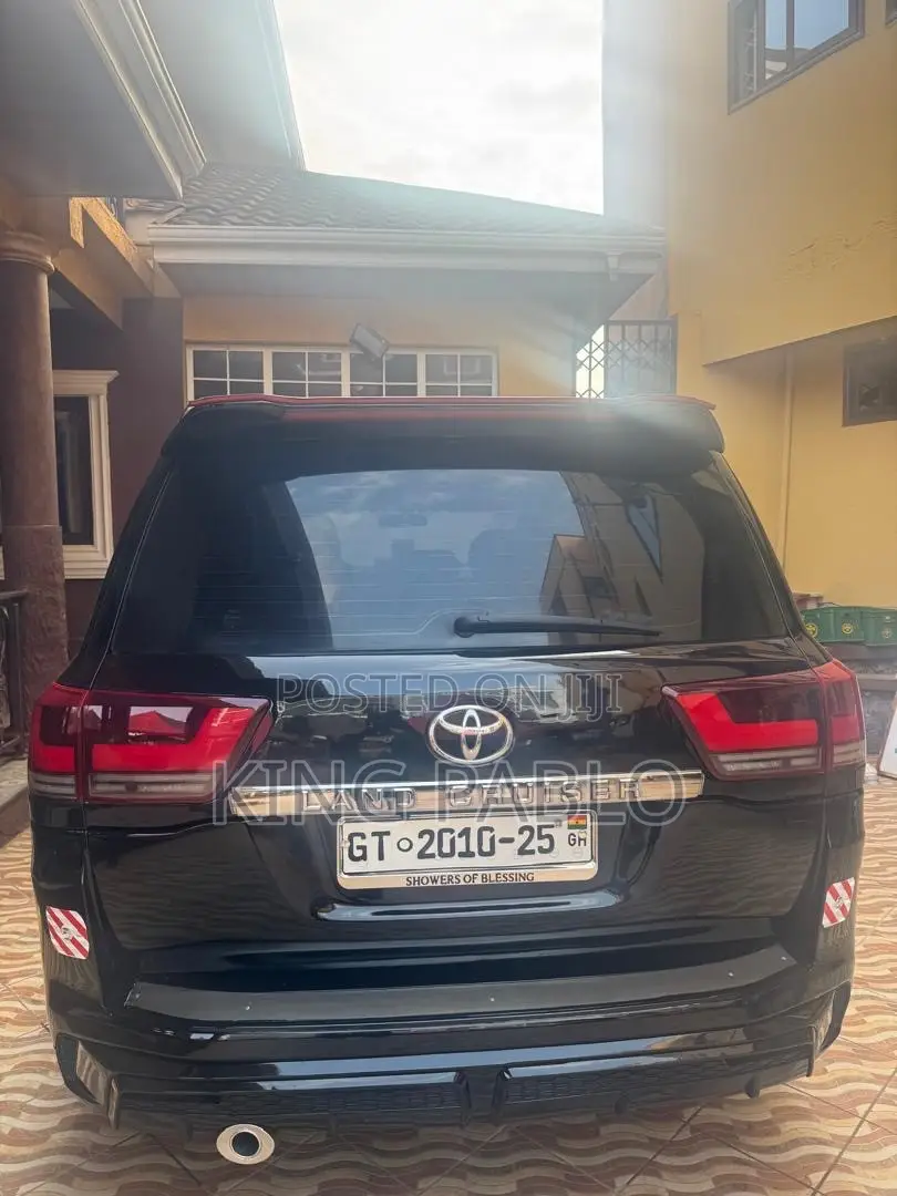 Neat Toyota Landcruiser for Rentals