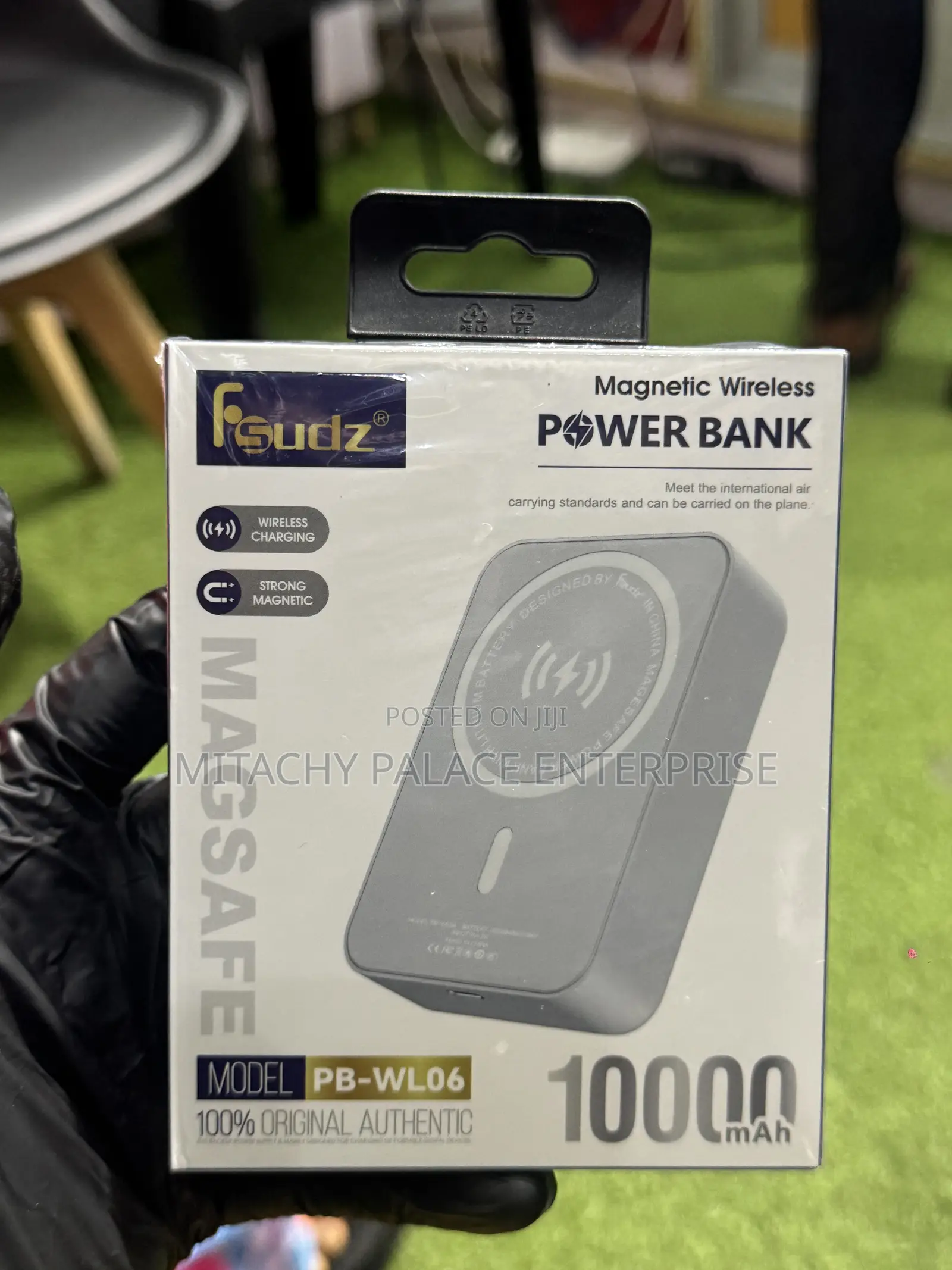 Faiza Magnetic Wireless 10,000mAh Powerbank