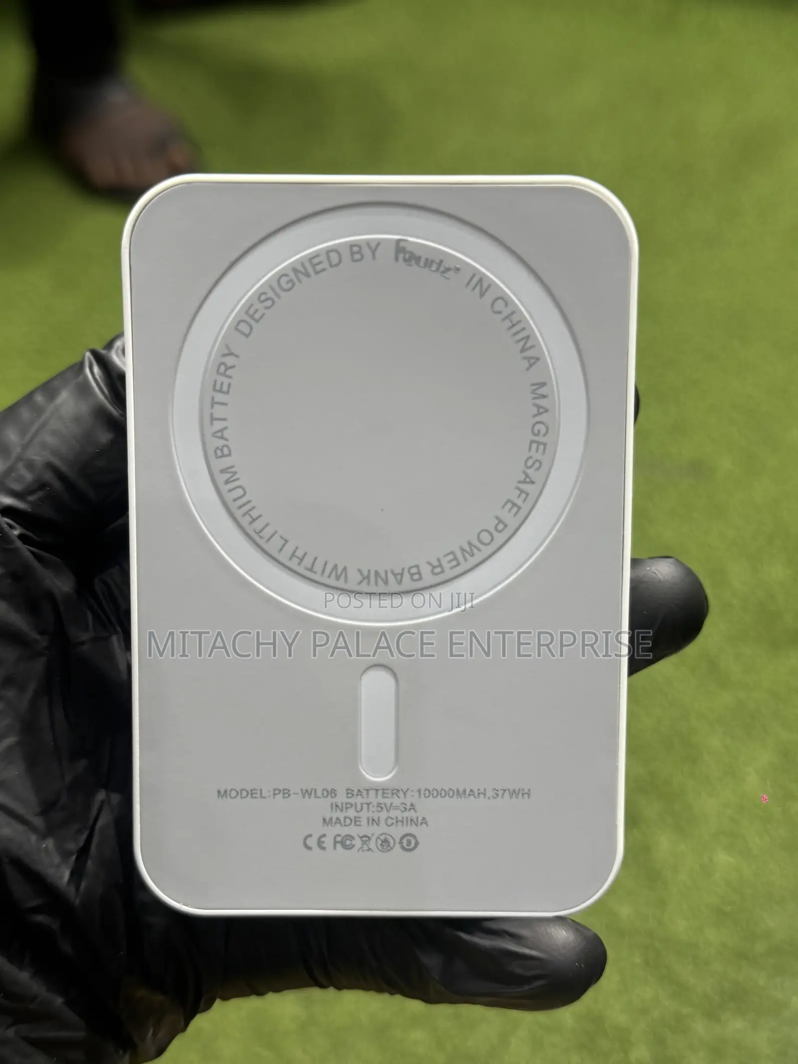 Faiza Magnetic Wireless 10,000mAh Powerbank