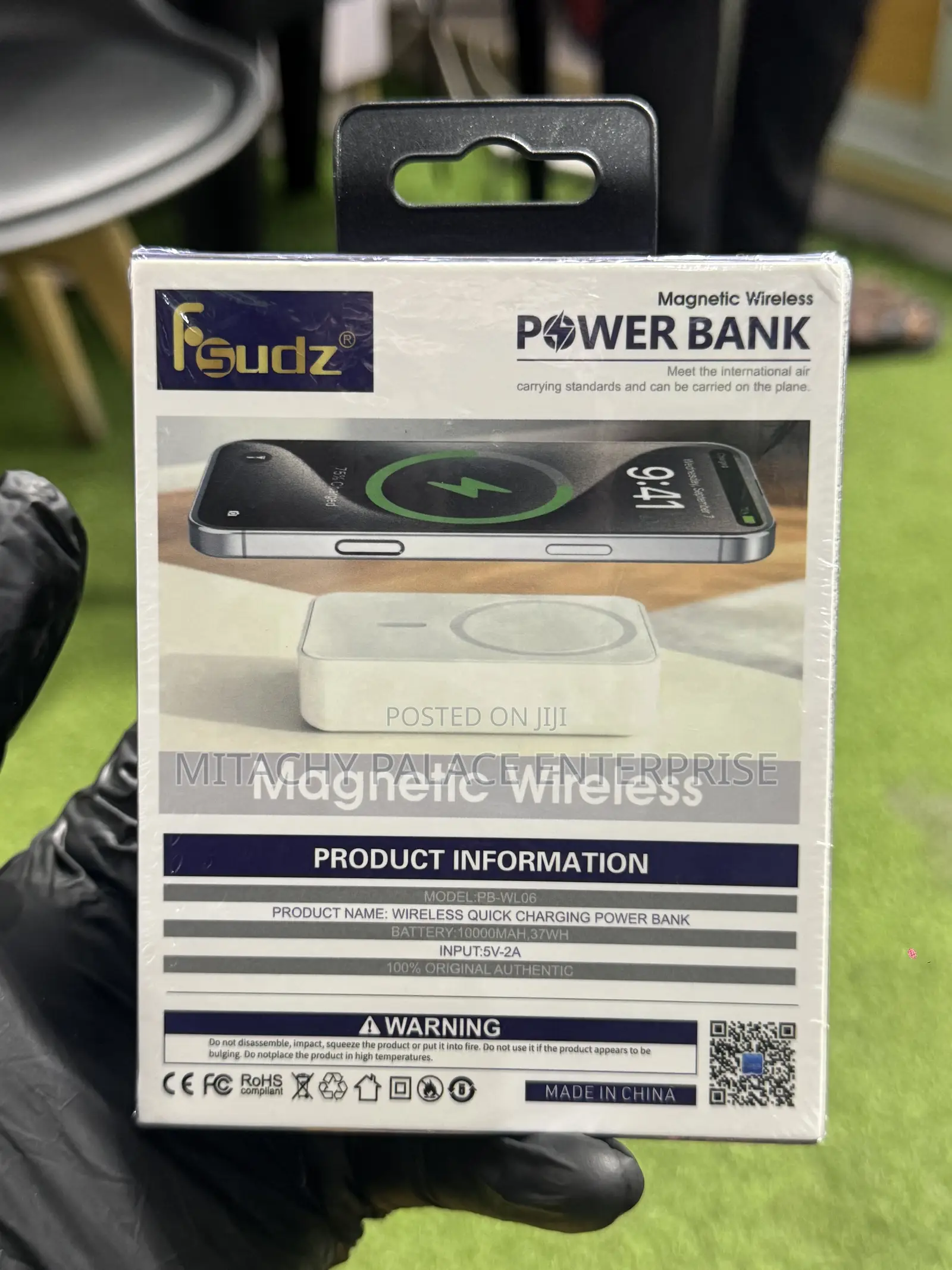 Faiza Magnetic Wireless 10,000mAh Powerbank