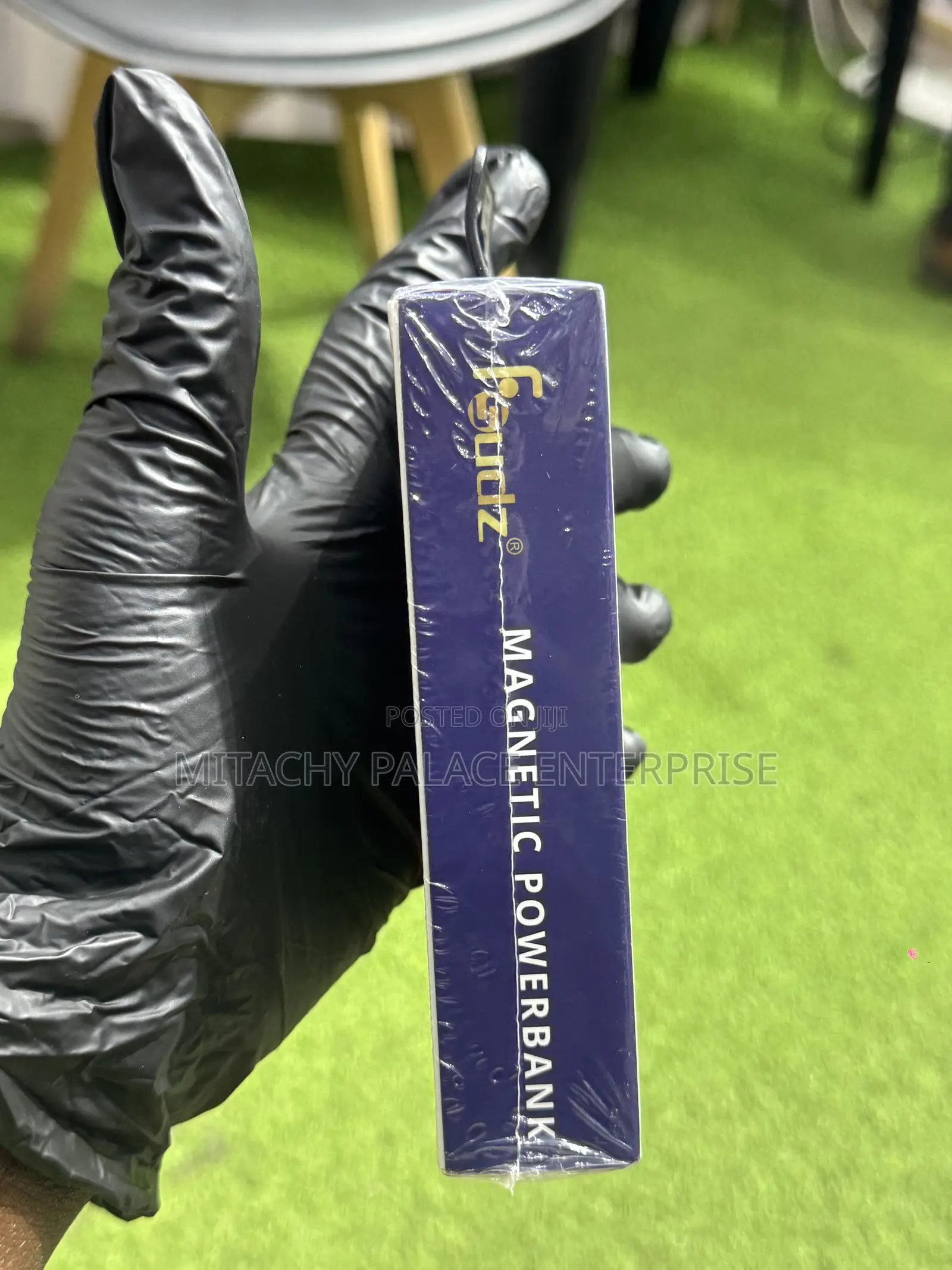 Faiza Magnetic Wireless 10,000mAh Powerbank