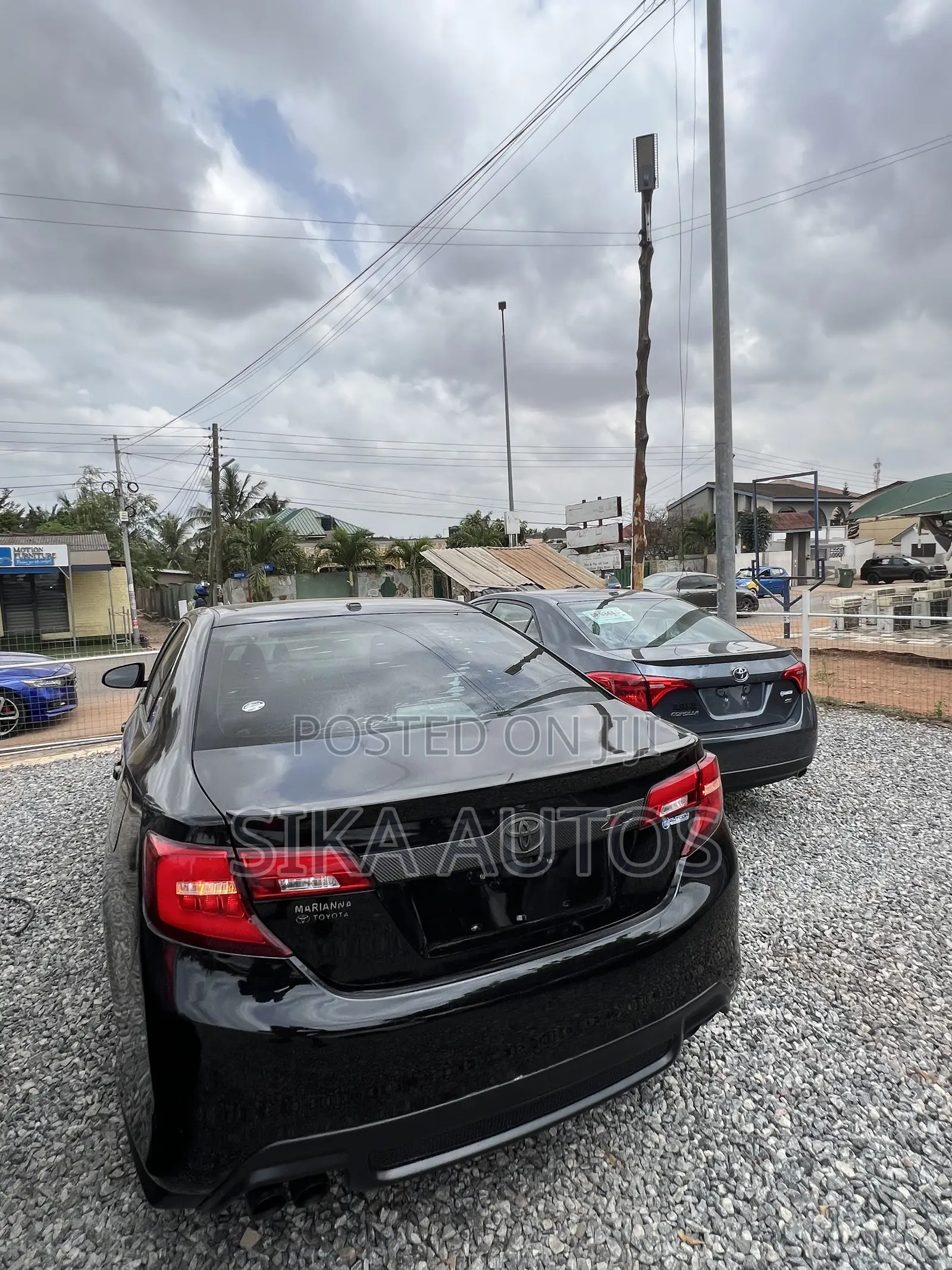 Toyota Camry SE Sport 4dr Sedan w/Prod. End 11/13 (2.5L 4cyl 6A) 2014