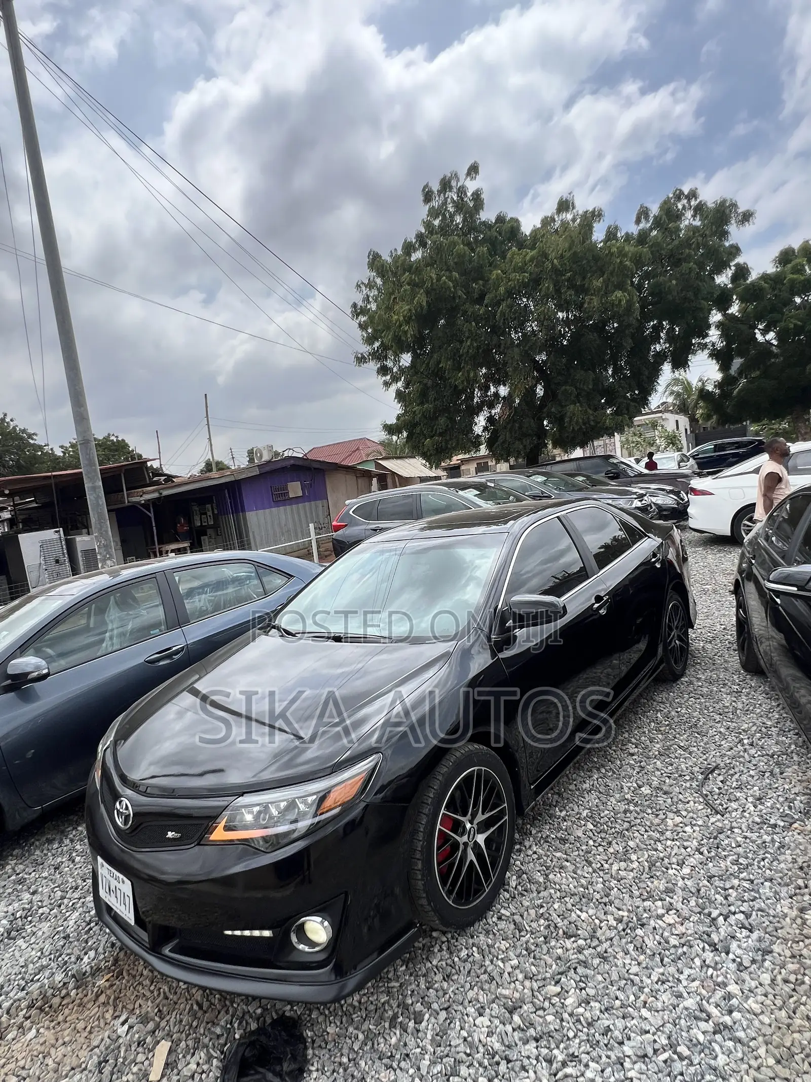 Toyota Camry SE Sport 4dr Sedan w/Prod. End 11/13 (2.5L 4cyl 6A) 2014