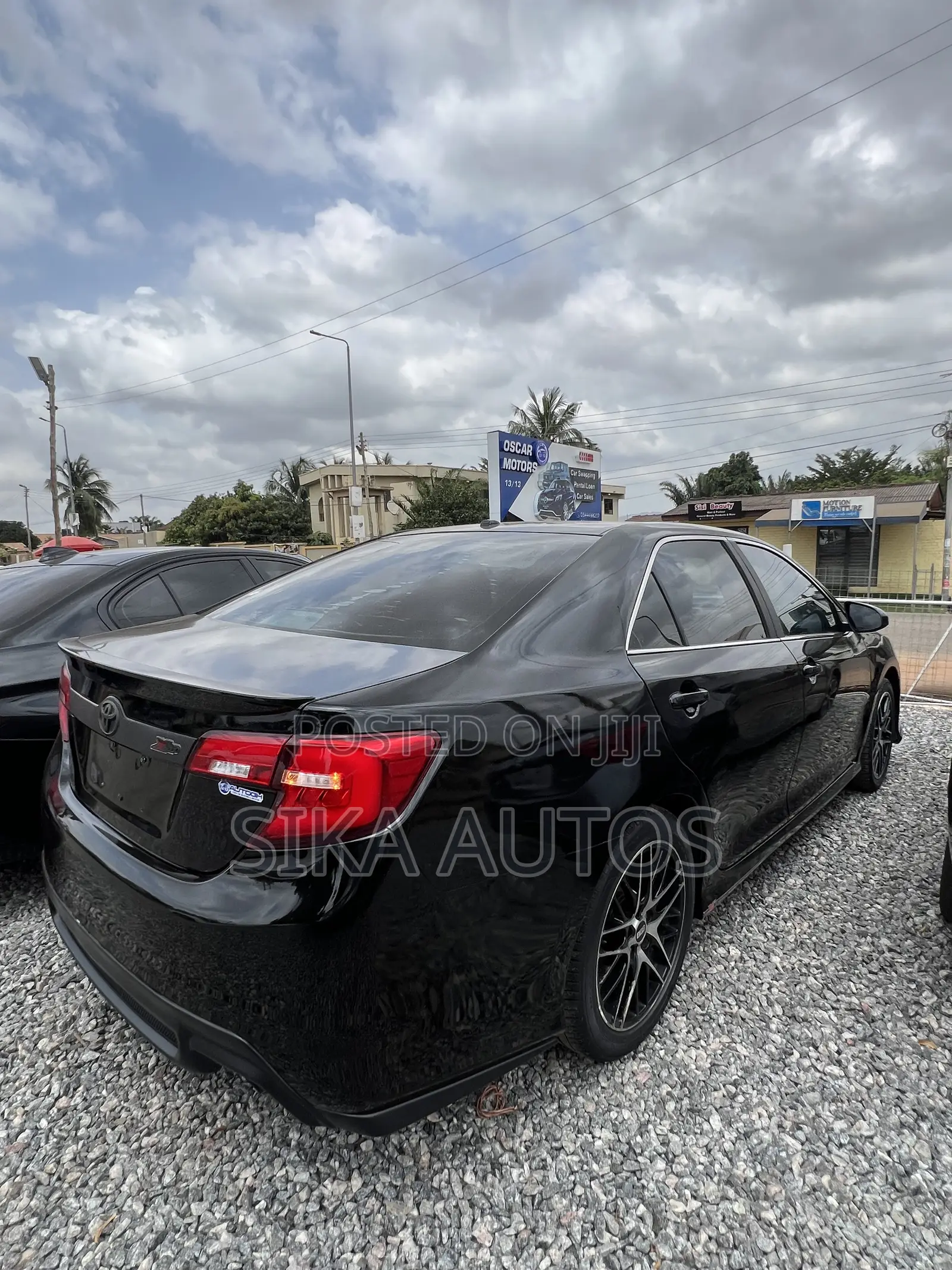 Toyota Camry SE Sport 4dr Sedan w/Prod. End 11/13 (2.5L 4cyl 6A) 2014