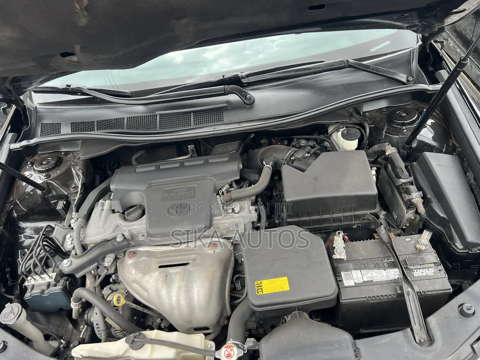 Toyota Camry SE Sport 4dr Sedan w/Prod. End 11/13 (2.5L 4cyl 6A) 2014