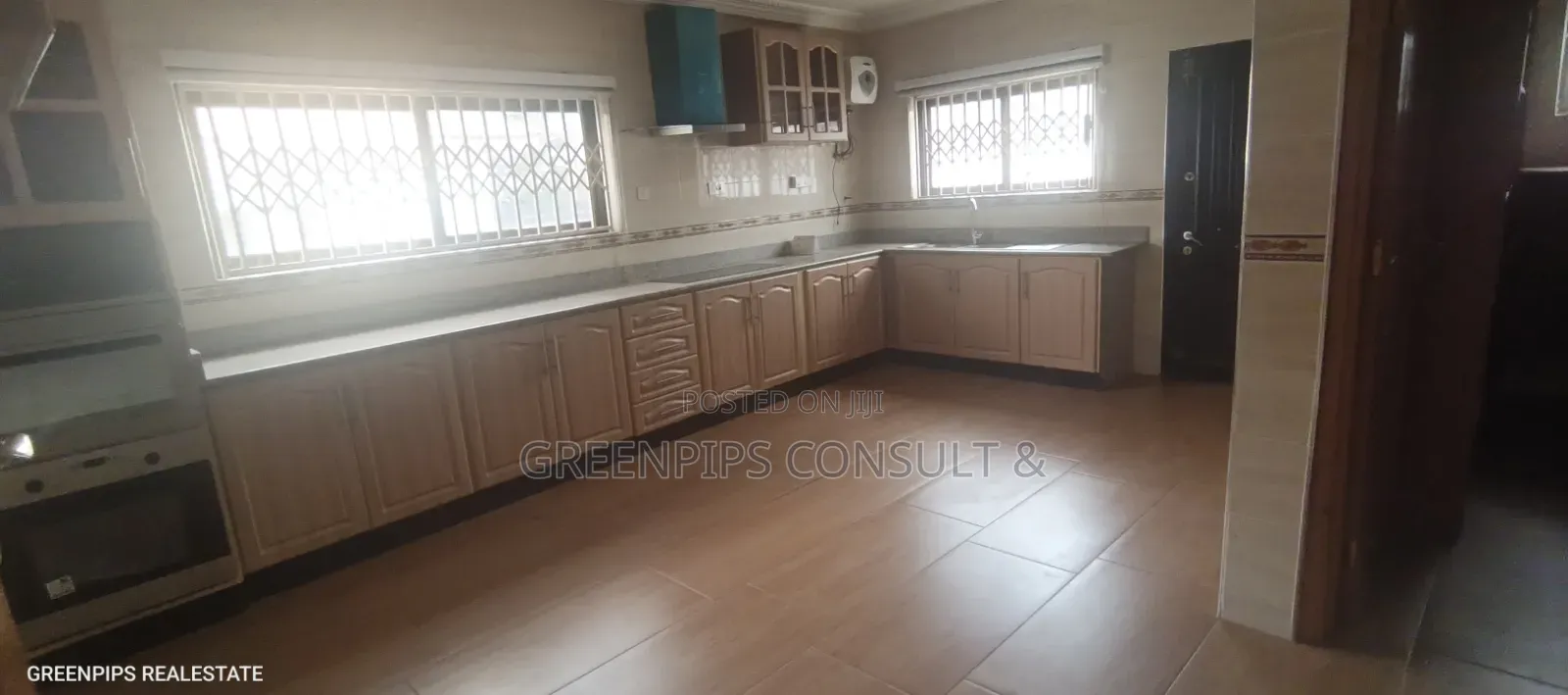 7bdrm House in Krapa, Ejisu-Juaben Municipal for sale