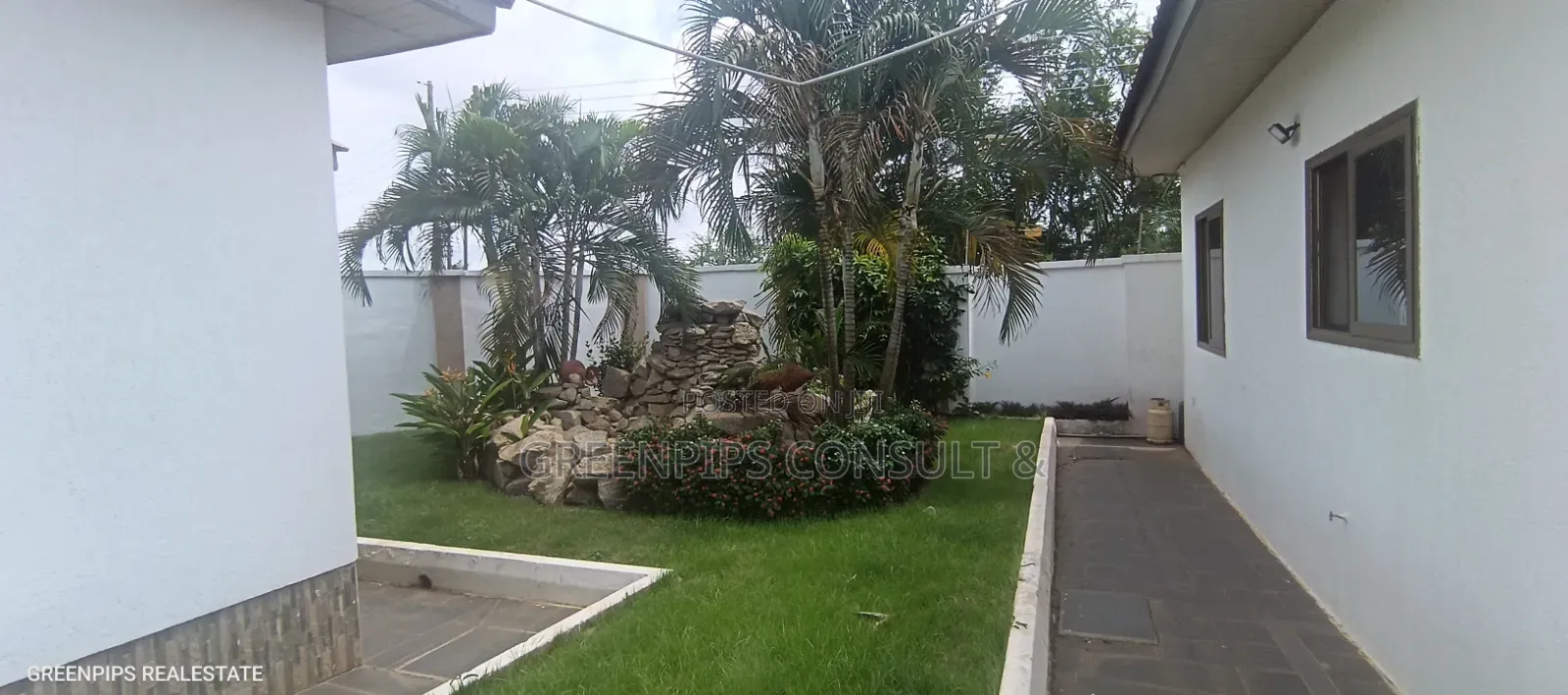 7bdrm House in Krapa, Ejisu-Juaben Municipal for sale