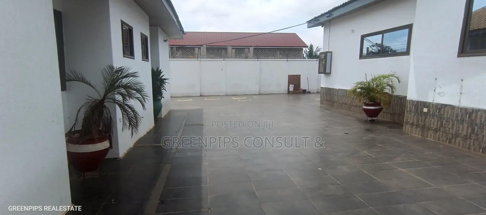 7bdrm House in Krapa, Ejisu-Juaben Municipal for sale