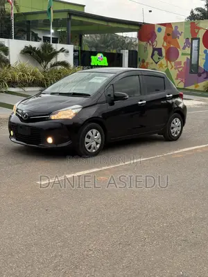 Toyota Vitz 1.3 AWD 3dr 2015 Burgundy