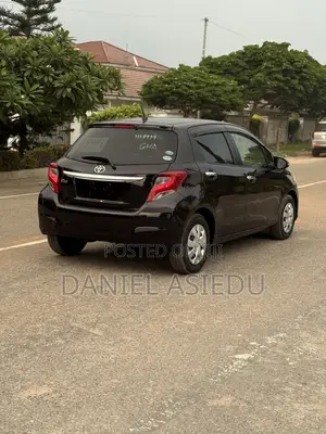 Toyota Vitz 1.3 AWD 3dr 2015 Burgundy