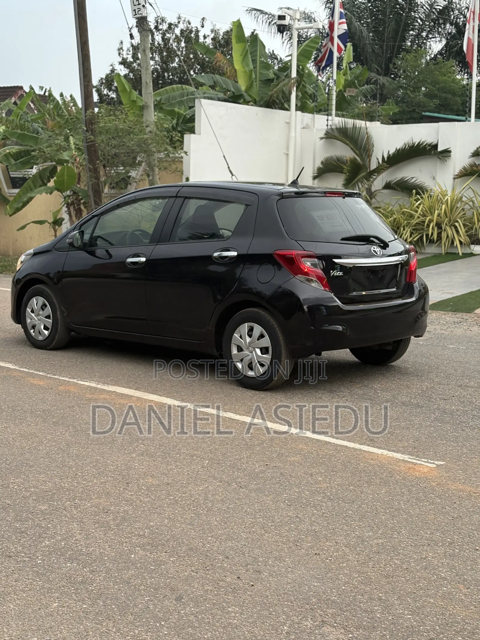 Toyota Vitz 1.3 AWD 3dr 2015 Burgundy